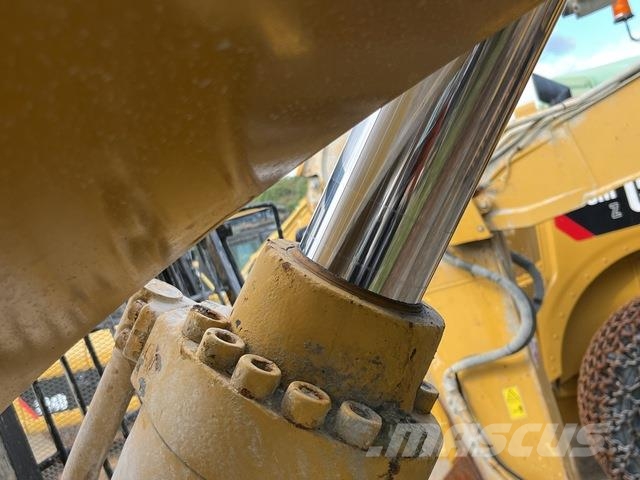 CAT 324DL 大型油圧ショベル12t以上(パワーショベル・ユンボ)