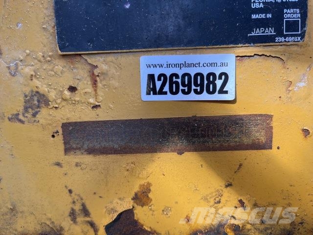 CAT 324DL 大型油圧ショベル12t以上(パワーショベル・ユンボ)