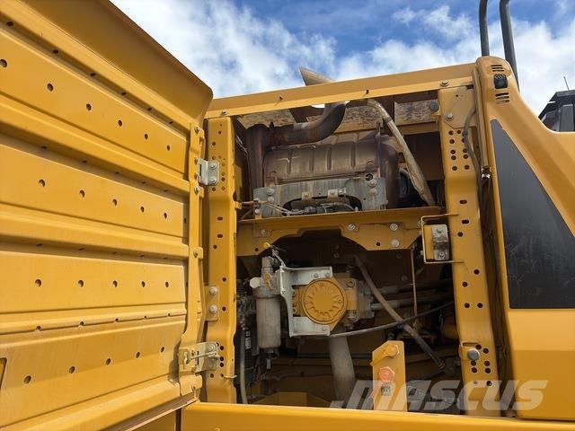 CAT 330 Crawler excavators