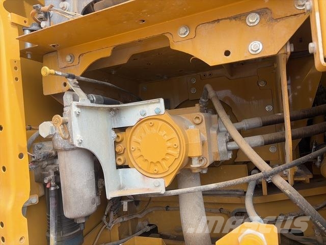 CAT 330 Crawler excavators