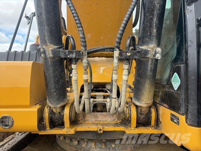 CAT 330 Crawler excavators