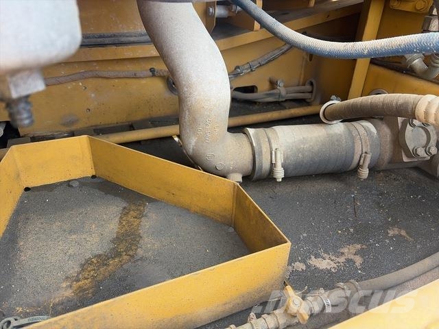 CAT 330 Crawler excavators
