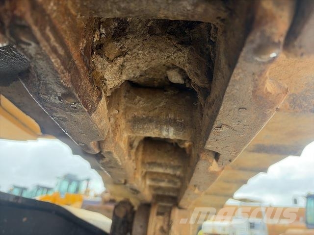 CAT 330 Crawler excavators