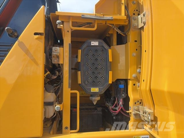 CAT 330 Crawler excavators