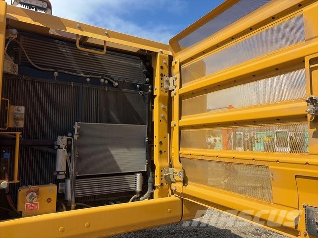 CAT 330 Crawler excavators