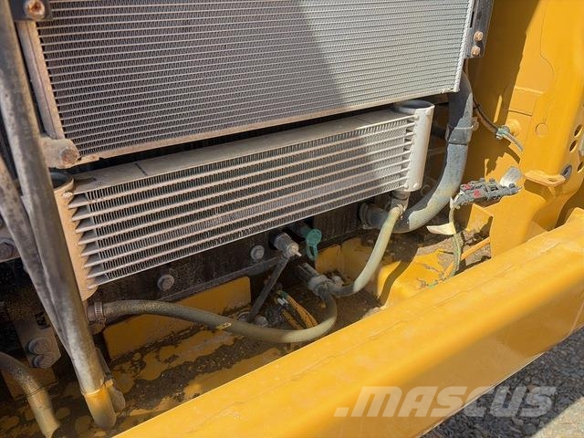 CAT 330 Crawler excavators