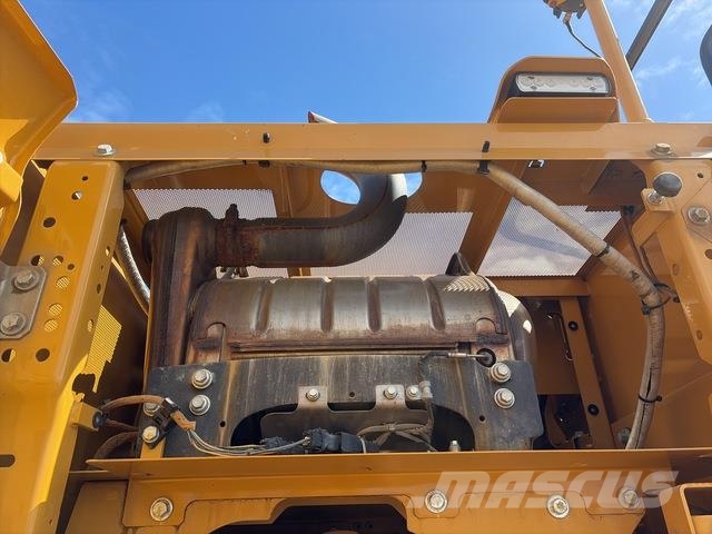 CAT 330 Crawler excavators