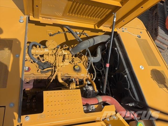 CAT 330 Crawler excavators