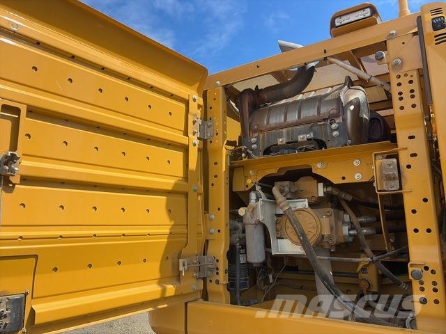 CAT 330 Crawler excavators