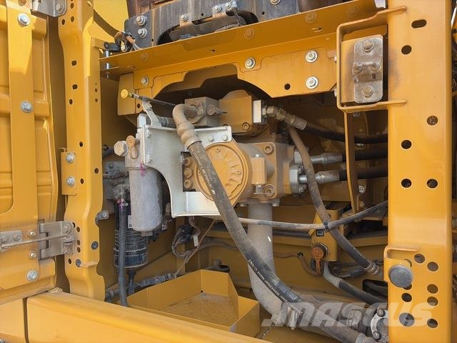 CAT 330 Crawler excavators