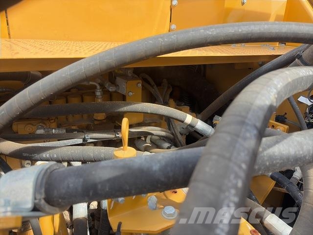 CAT 330 Crawler excavators