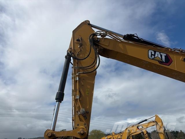 CAT 330 Crawler excavators