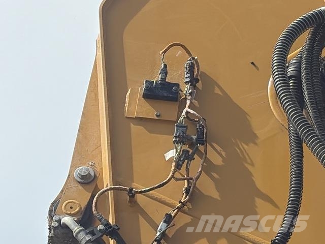 CAT 330 Crawler excavators