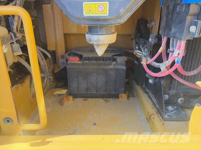 CAT 330 Crawler excavators