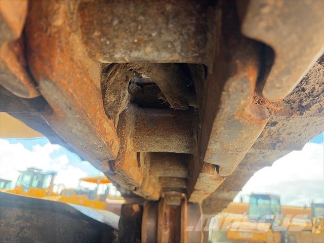 CAT 330 Crawler excavators