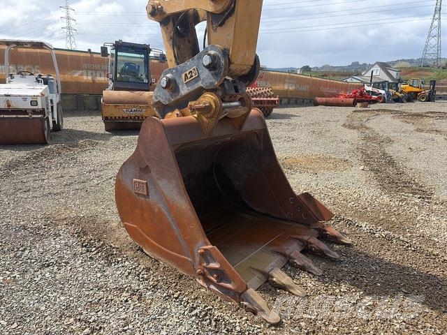 CAT 330 Crawler excavators