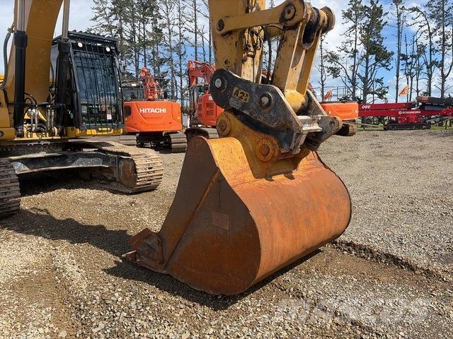 CAT 330 Crawler excavators