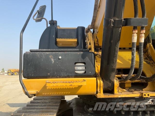 CAT 340D2L حفارات زحافة