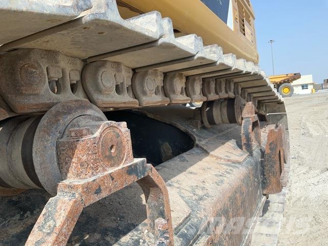 CAT 340D2L حفارات زحافة
