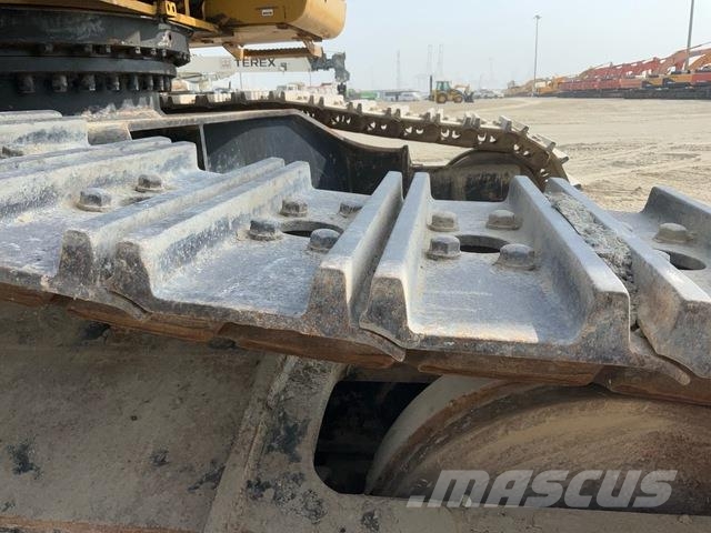CAT 340D2L حفارات زحافة
