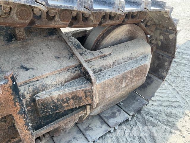 CAT 340D2L حفارات زحافة