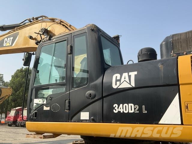 CAT 340D2L حفارات زحافة