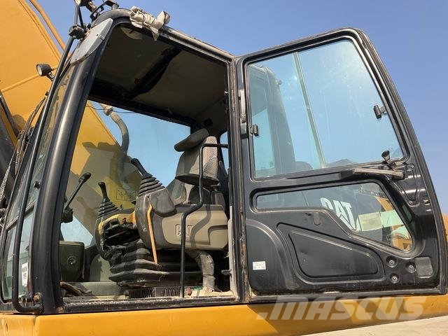 CAT 340D2L حفارات زحافة