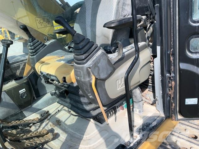 CAT 340D2L حفارات زحافة