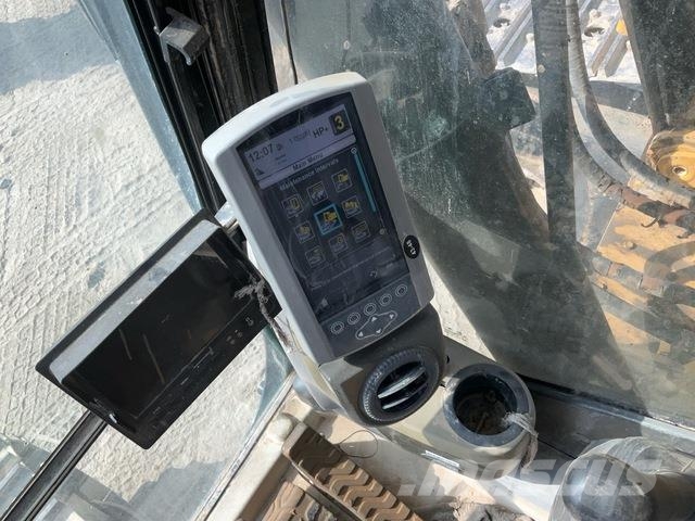 CAT 340D2L حفارات زحافة