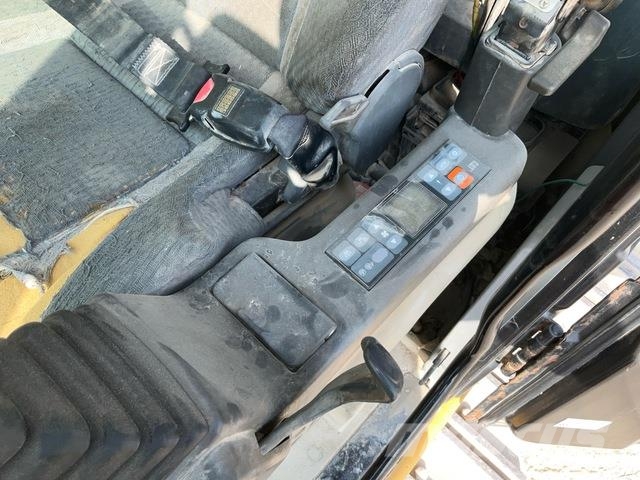 CAT 340D2L حفارات زحافة