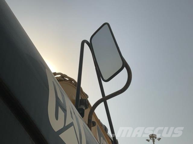 CAT 340D2L حفارات زحافة