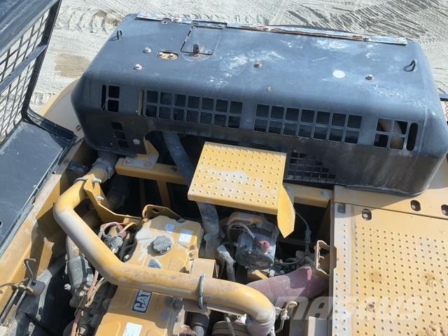 CAT 340D2L حفارات زحافة