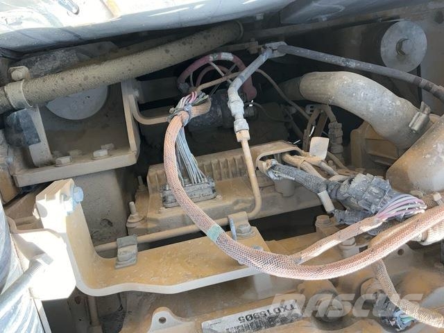 CAT 340D2L حفارات زحافة