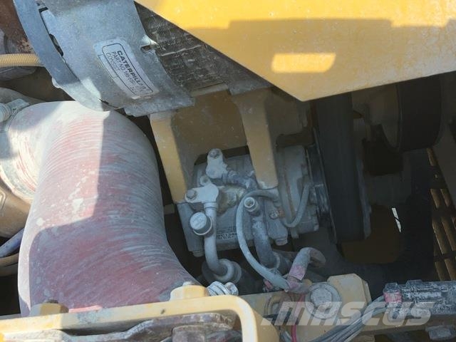 CAT 340D2L حفارات زحافة