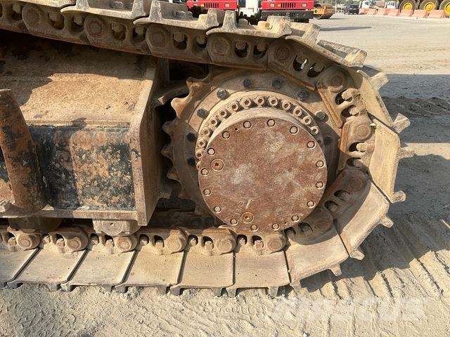 CAT 340D2L حفارات زحافة