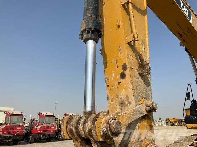CAT 340D2L حفارات زحافة