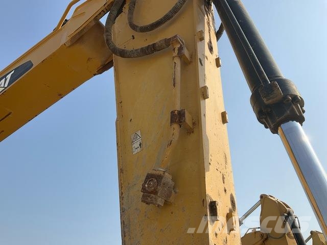 CAT 340D2L حفارات زحافة