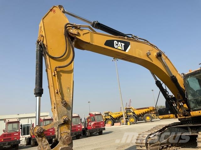 CAT 340D2L حفارات زحافة