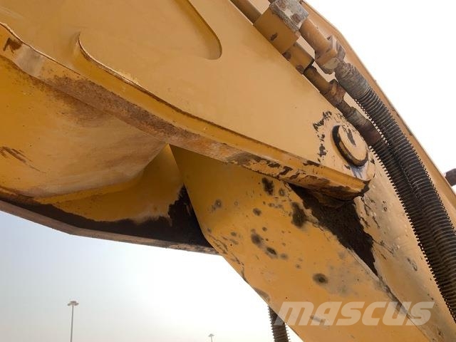 CAT 340D2L حفارات زحافة