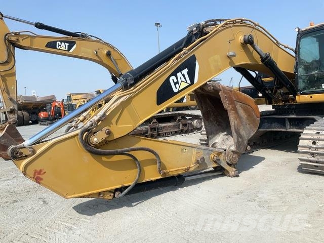 CAT 340D2L حفارات زحافة