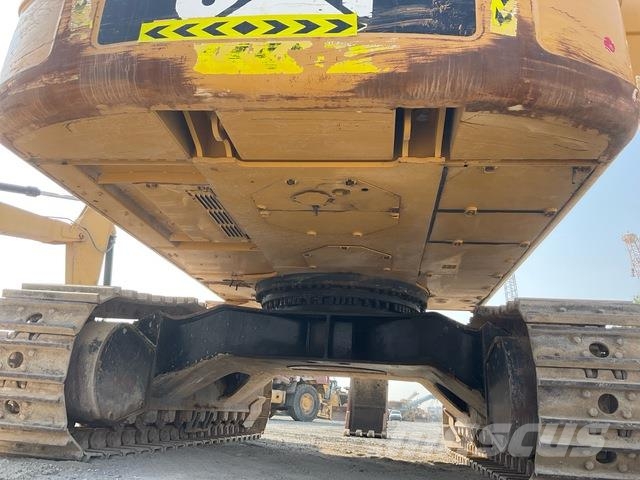 CAT 340D2L حفارات زحافة