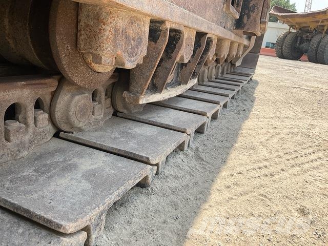 CAT 340D2L حفارات زحافة