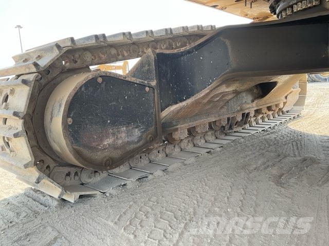 CAT 340D2L حفارات زحافة