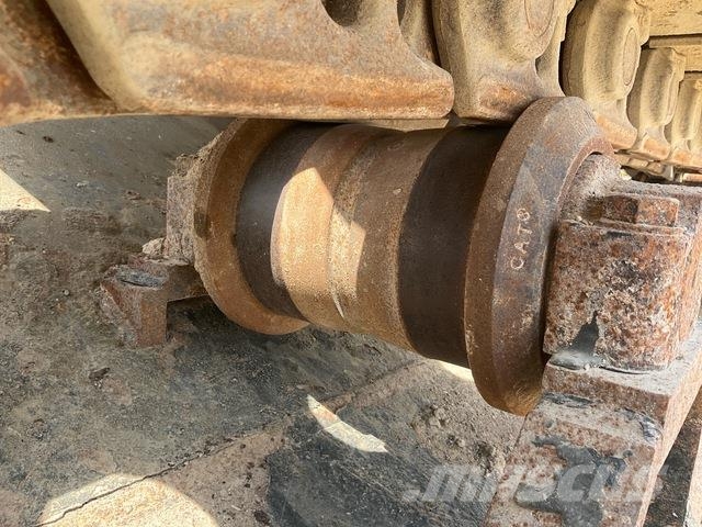 CAT 340D2L حفارات زحافة