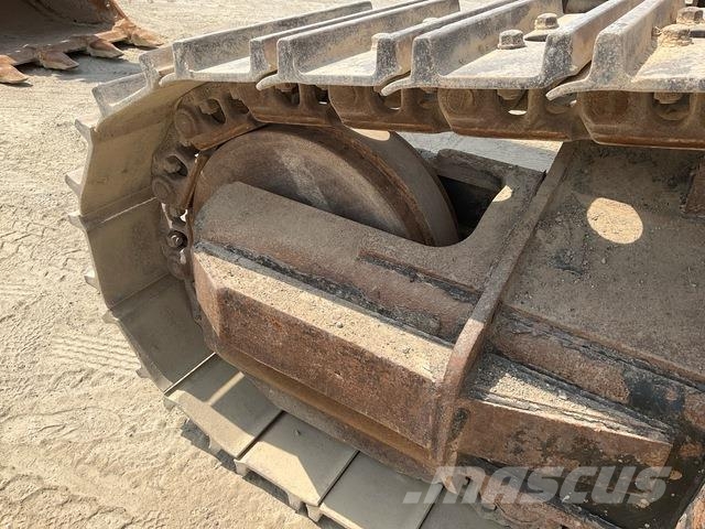 CAT 340D2L حفارات زحافة