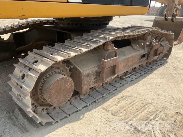 CAT 340D2L حفارات زحافة