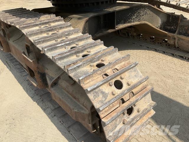 CAT 340D2L حفارات زحافة