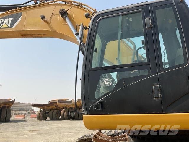 CAT 340D2L حفارات زحافة
