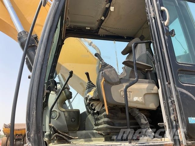 CAT 340D2L حفارات زحافة