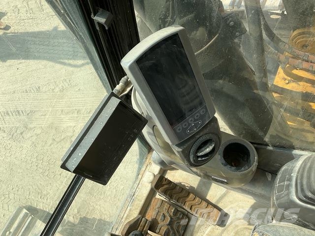 CAT 340D2L حفارات زحافة